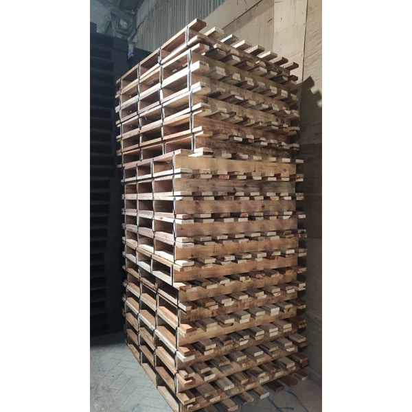 hard pallet with striping plate