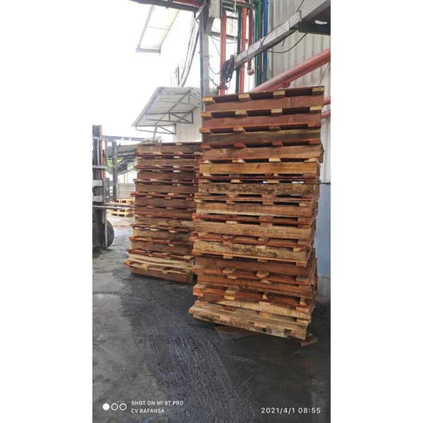 surabaya wooden pallet size 110x110