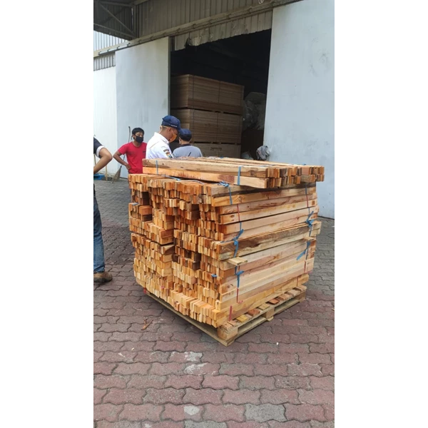 wooden reinforcement pallet