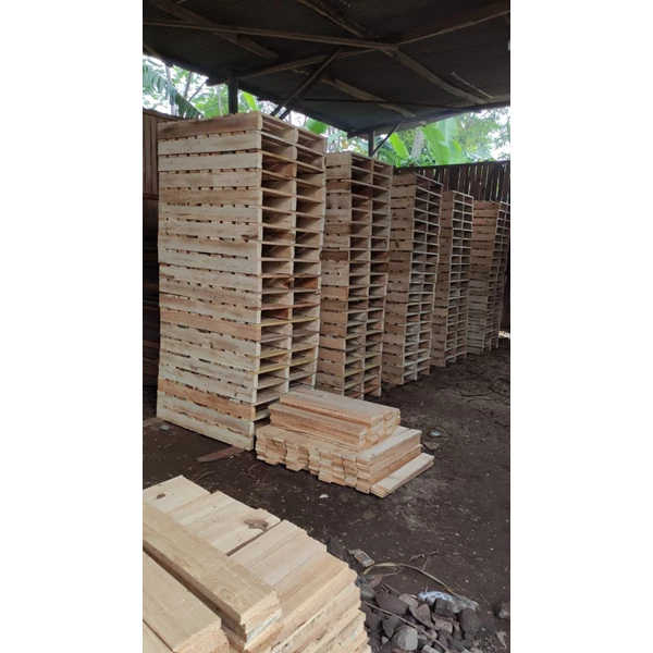 pallet kayu ekspor pinus 