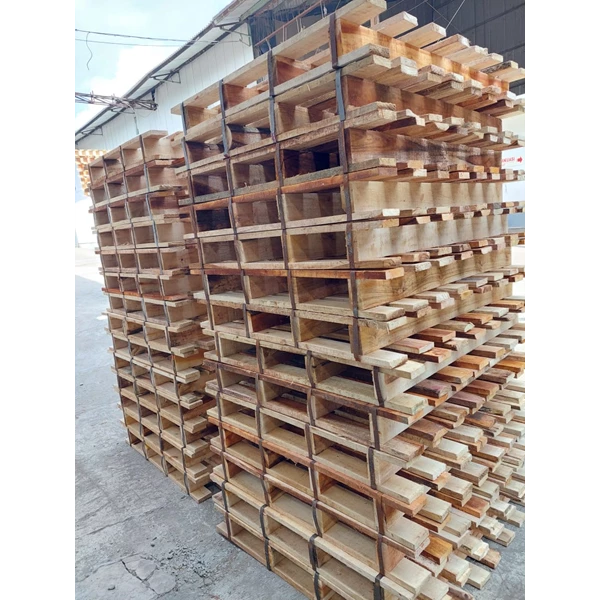 Used 2 Way Wooden Pallet
